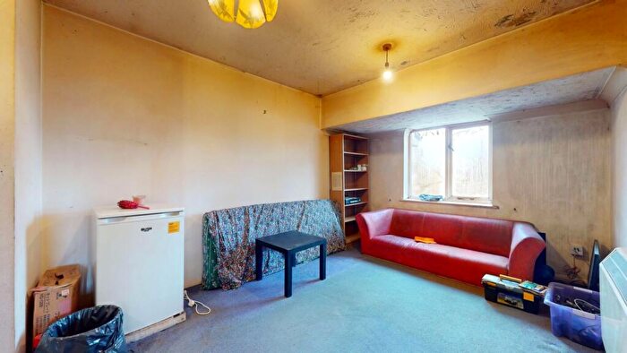 2 Bedroom Flat For Sale In Flat Lapwing Court, Eagle Drive, Colindale, NW9
