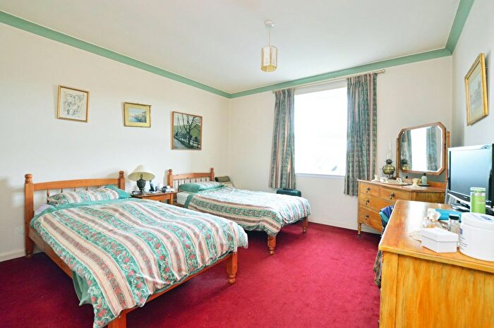 2 Bedroom Flat For Sale In East Approach Drive, Pittville, Cheltenham, GL52