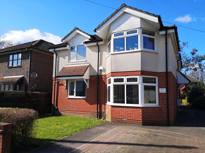 1 Bedroom Flat To Rent In Pinegrove Road, Southampton, SO19