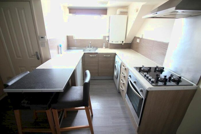 Studio To Rent In North Parade, North Road, Southall UB1