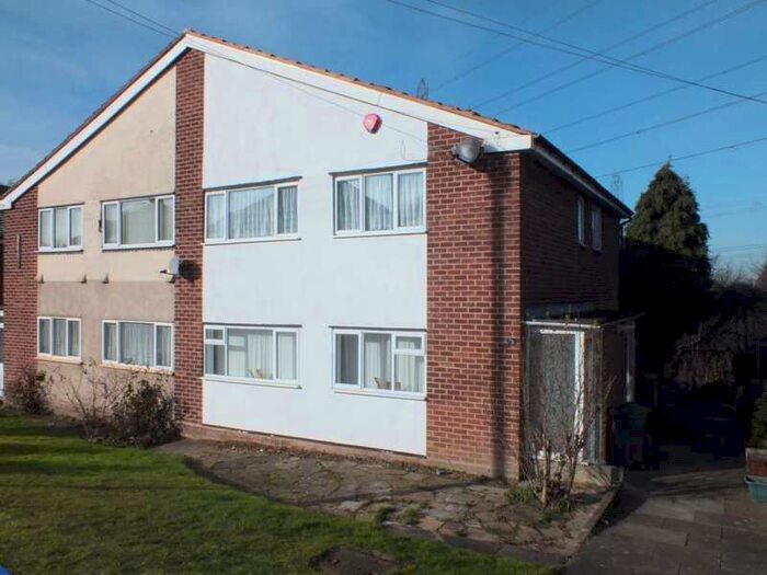 2 Bedroom Maisonette Flat To Rent In Hillcrest Road, Great Barr, B43