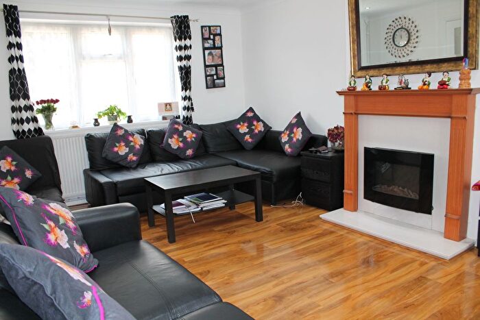 3 Bedroom Semi-Detached House To Rent In Gadswell Close, Watford, WD25