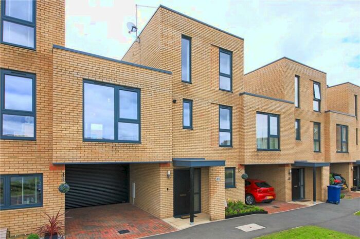 4 Bedroom Terraced House To Rent In Southwell Drive, Trumpington, Cambridge, CB2