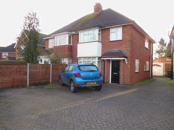 3 Bedroom House To Rent In Oaks Road, Kenilworth, CV8