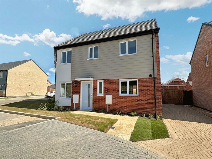 3 Bedroom Semi-Detached House To Rent In Saxon Road, Rackheath, NR13