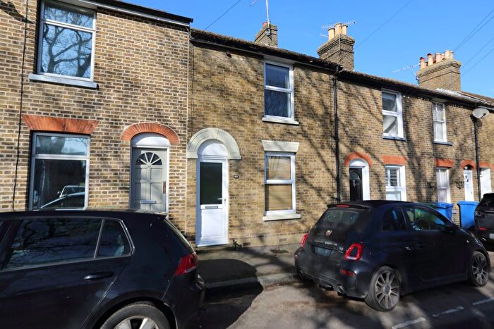 2 Bedroom Terraced House For Sale In Park Road, Faversham, ME13