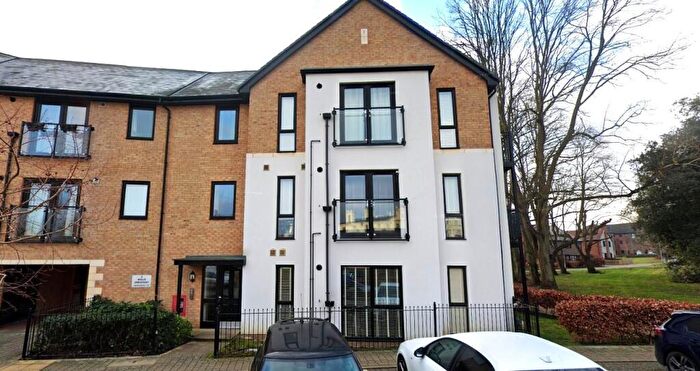 2 Bedroom Flat To Rent In Wills Crescent, Leybourne, West Malling, ME19