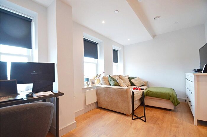 1 Bedroom Flat To Rent In Benhill Avenue, Sutton, SM1