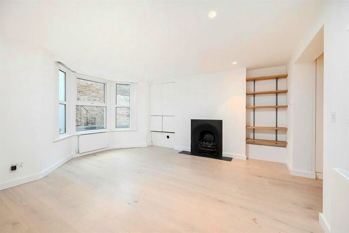 2 Bedroom Flat To Rent In Sulgrave Road, London, W6
