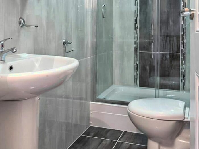 1 Bedroom Flat To Rent In Darnley Road, West Park, Leeds, LS16