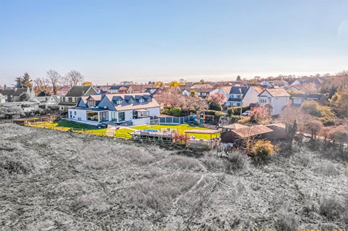 6 Bedroom Detached House For Sale In Ashingdon Road, Rochford, SS4