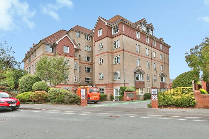 1 Bedroom Flat For Sale In Seafield Road, Bournemouth, BH6