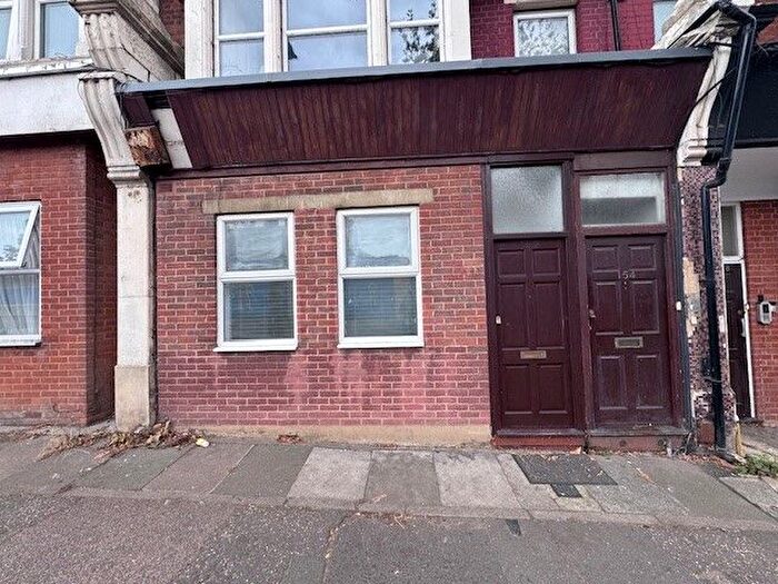 1 Bedroom Property To Rent In Station Road, Westcliff-On-Sea, SS0