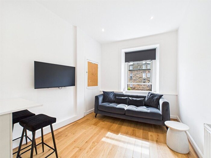 2 Bedroom Apartment To Rent In Meadowbank Terrace, Edinburgh, Midlothian, EH8