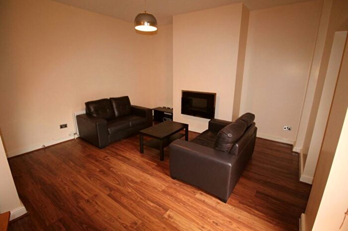 2 Bedroom Flat To Rent In Helmsley Road, Newcastle Upon Tyne, NE2
