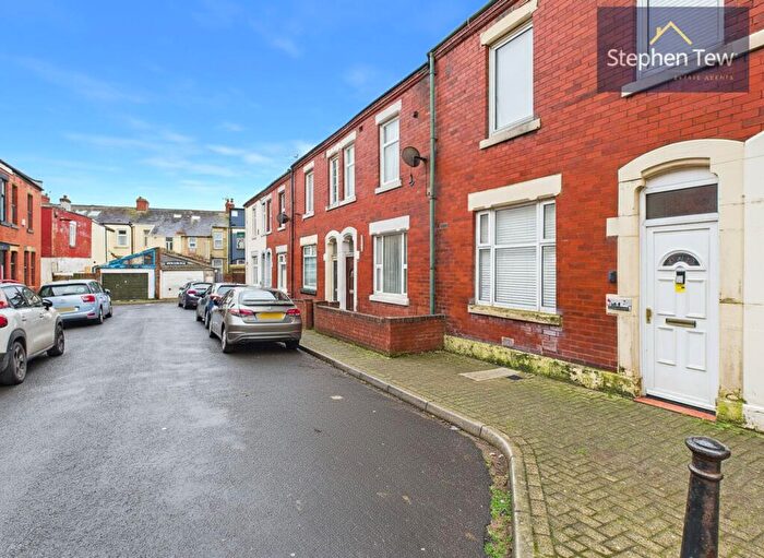 4 Bedroom Terraced House For Sale In Henthorne Street, Blackpool, FY1