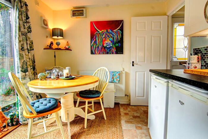 2 Bedroom Semi-Detached House For Sale In Waun Gron, Swansea, SA8