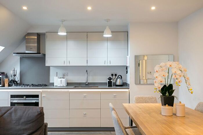 2 Bedroom Flat To Rent In Rathbone Place, London, W1T