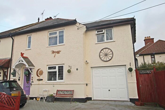 3 Bedroom Semi-Detached House For Sale In Denzil Avenue, Netley Abbey, Southampton, SO31