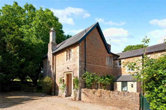 6 Bedroom Detached House To Rent In Newbottle, Banbury, Oxfordshire, OX17