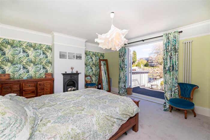 4 Bedroom Semi-Detached House For Sale In Long Bank, Gateshead, NE9