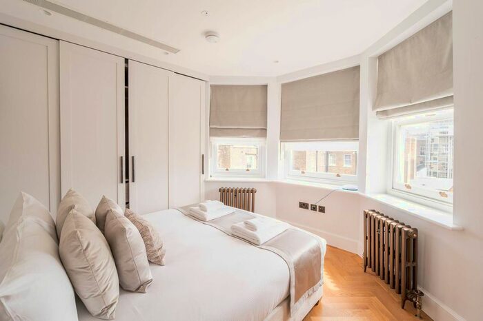 3 Bedroom Flat To Rent In Wimpole Street, Marylebone, London, W1G