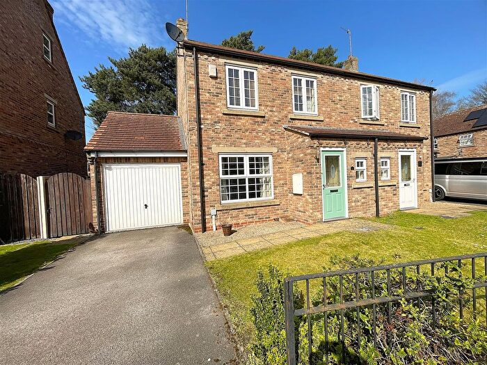 3 Bedroom Semi Detached House For Sale In Baffam Court, Brayton, YO8