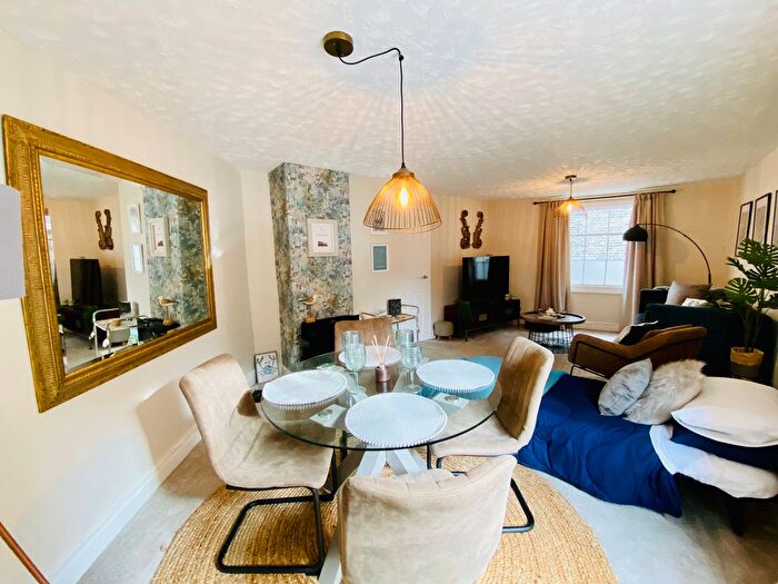 1 Bedroom Property To Rent In High Street, Cromer, NR27