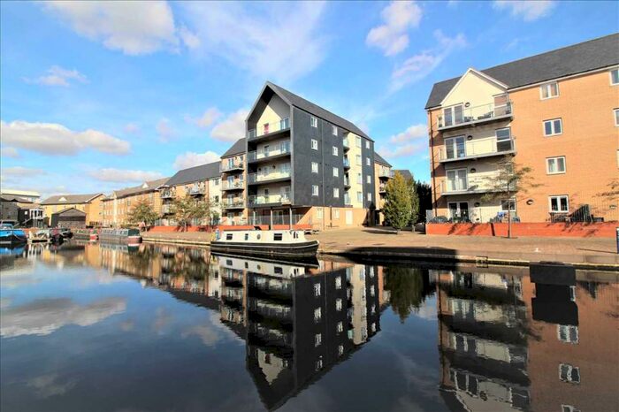 2 Bedroom Apartment To Rent In Two Bed Luxury Apartment With Canal Views, CM2
