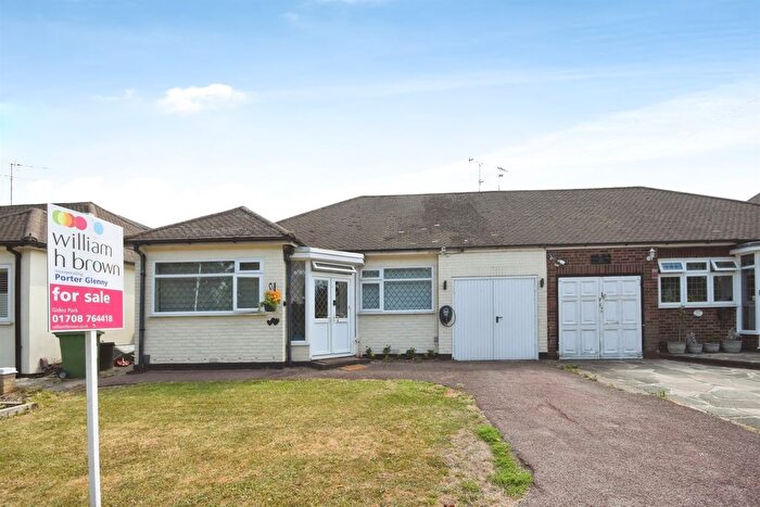 3 Bedroom Semi-detached Bungalow For Sale In Millbrook Gardens, Gidea Park, Romford, RM2