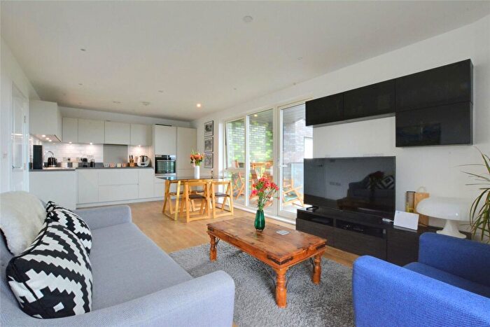 2 Bedroom Apartment To Rent In Bowspirit Apartments, Creekside, SE8