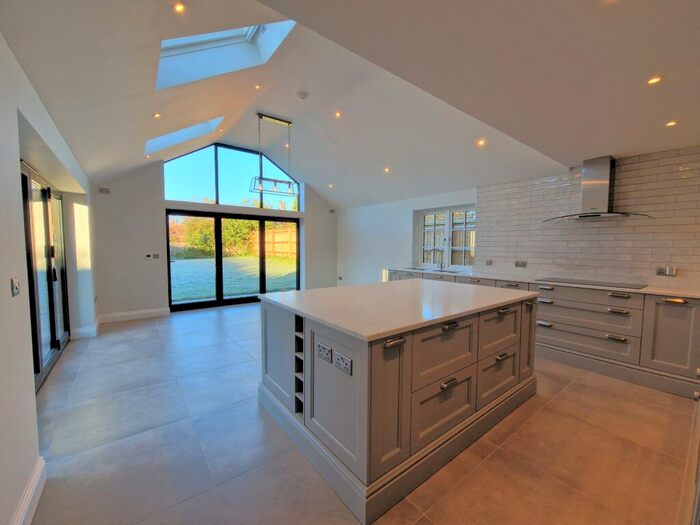 5 Bedroom Detached House To Rent In Hogg Lane, Charlton, OX17