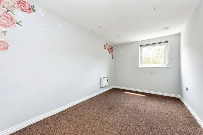 2 Bedroom Flat For Sale In London Road, Kingston Upon Thames, KT2