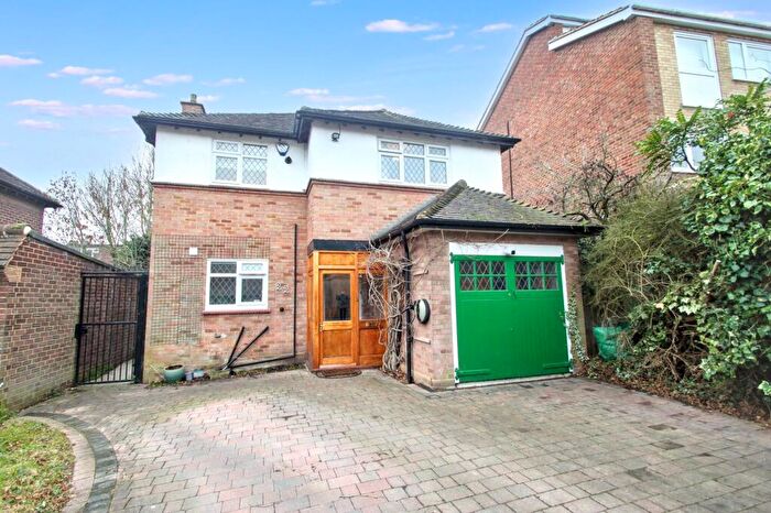 3 Bedroom Detached House For Sale In Glen Crescent, Woodford Green, IG8