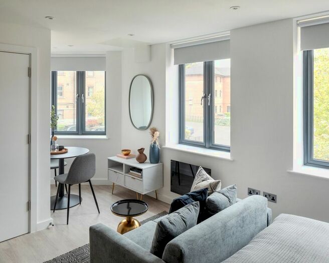 Studio To Rent In Romford Road, London, E15