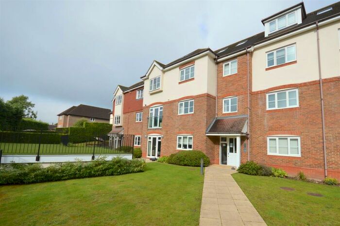 1 Bedroom Flat To Rent In St. Monicas Road, Kingswood, Surrey, KT20