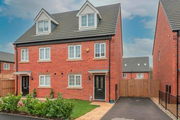 3 Bedroom Semi-Detached House To Rent In Moseley Beck Crescent, Cookridge, Leeds, LS16