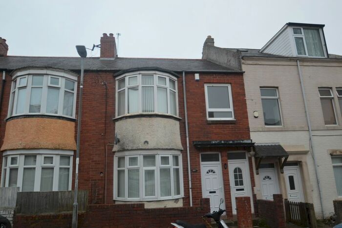 3 Bedroom Flat To Rent In Deckham Terrace, Gateshead NE8
