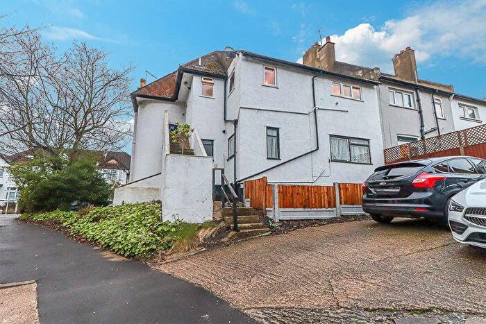 1 Bedroom Flat For Sale In Grange Gardens, Southend-on-Sea, SS1