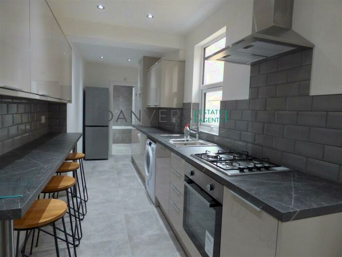 4 Bedroom Terraced House To Rent In Warwick Street, Leicester, LE3