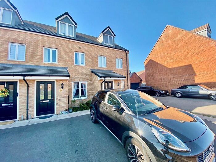 3 Bedroom Town House For Sale In Penelope Grove, Peterborough, PE2