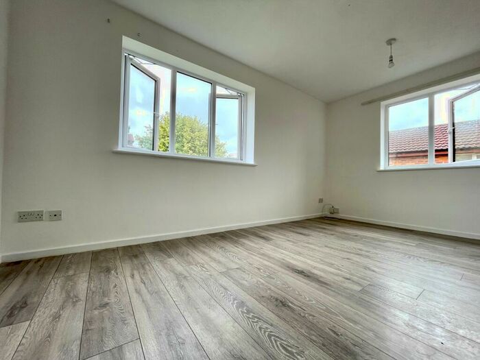 2 Bedroom Flat To Rent In Speedwell Close, Cherry Hinton, Cambridge, CB1