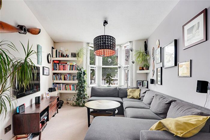 2 Bedroom Flat To Rent In Mabley Street, Hackney, London, E9