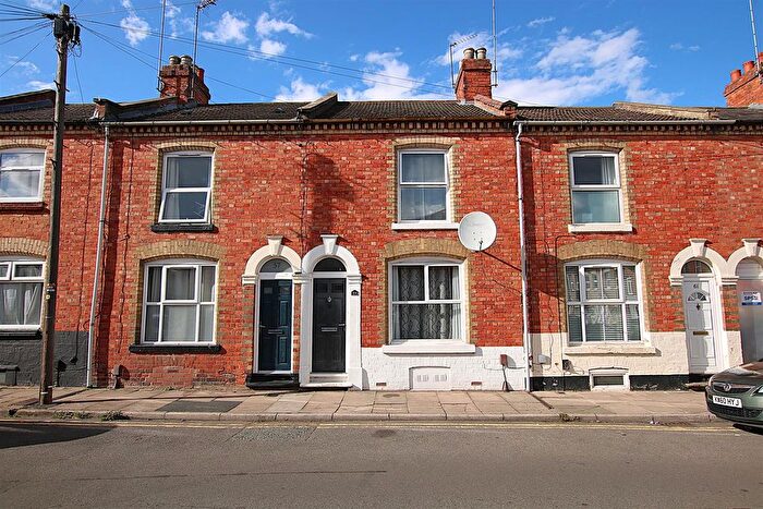 2 Bedroom Terraced House For Sale In Alcombe Road, The Mounts, NN1