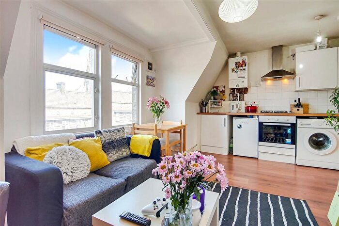 1 Bedroom Flat To Rent In Streatham High Road, London, SW16