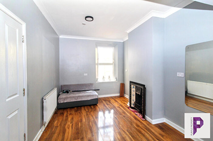 3 Bedroom End Of Terrace House For Sale In College Avenue, Gillingham, ME7