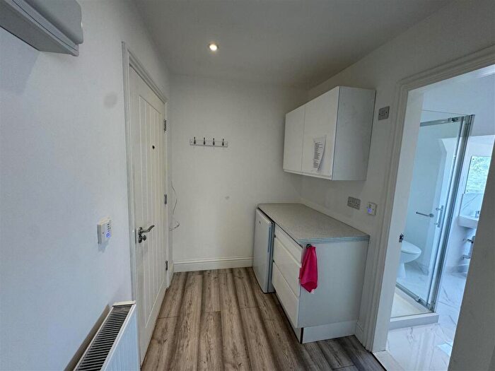 11 Bedroom Detached House To Rent In Merton Road, Southsea, PO5