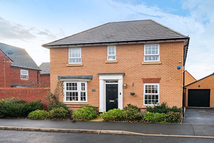 4 Bedroom Detached House For Sale In Fir Tree Road, Stotfold, SG5