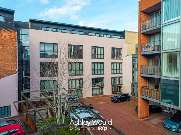 1 Bedroom Flat For Sale In Amazon Lofts, Tenby Street, Birmingham, B1