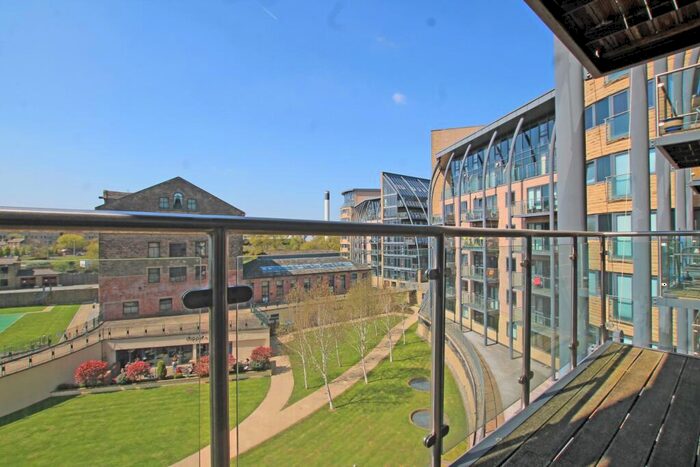 2 Bedroom Flat To Rent In Salts Mill Road, Shipley, Bradford, BD17